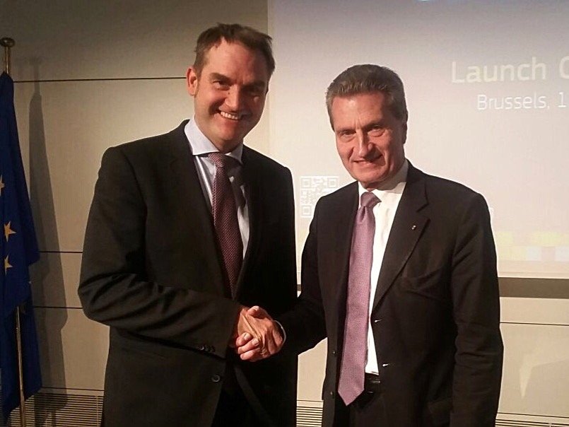 BITMi Präsident Grün präsentiert EU-Kommisar Oettinger die Initiative #DigitalSME4skills